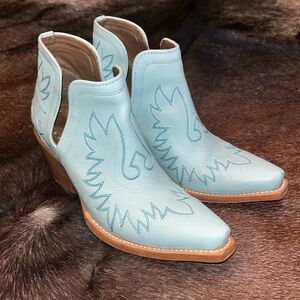 Used Ariat Dixon Booties